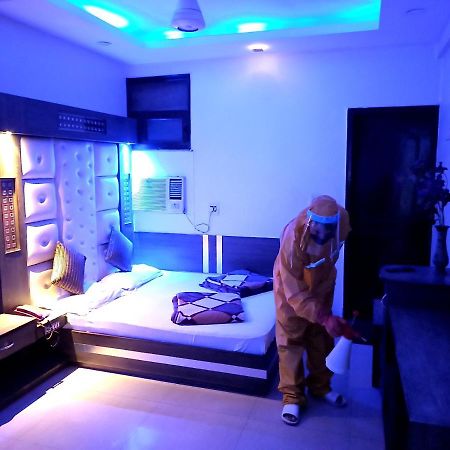 Hotel Peace Point - 1 Min Walking Distance From Station New Delhi Ngoại thất bức ảnh