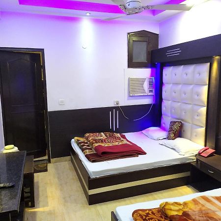 Hotel Peace Point - 1 Min Walking Distance From Station New Delhi Ngoại thất bức ảnh