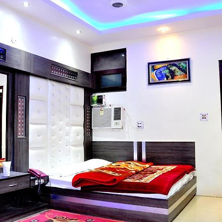 Hotel Peace Point - 1 Min Walking Distance From Station New Delhi Ngoại thất bức ảnh