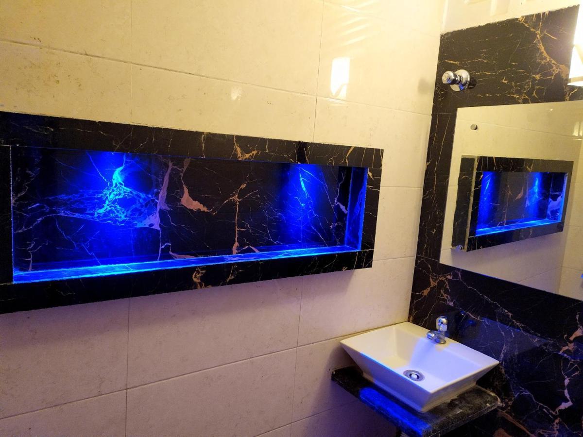 Hotel Peace Point - 1 Min Walking Distance From Station New Delhi Ngoại thất bức ảnh