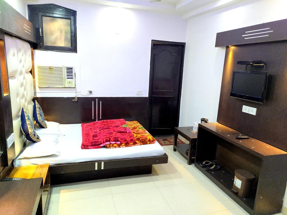 Hotel Peace Point - 1 Min Walking Distance From Station New Delhi Ngoại thất bức ảnh