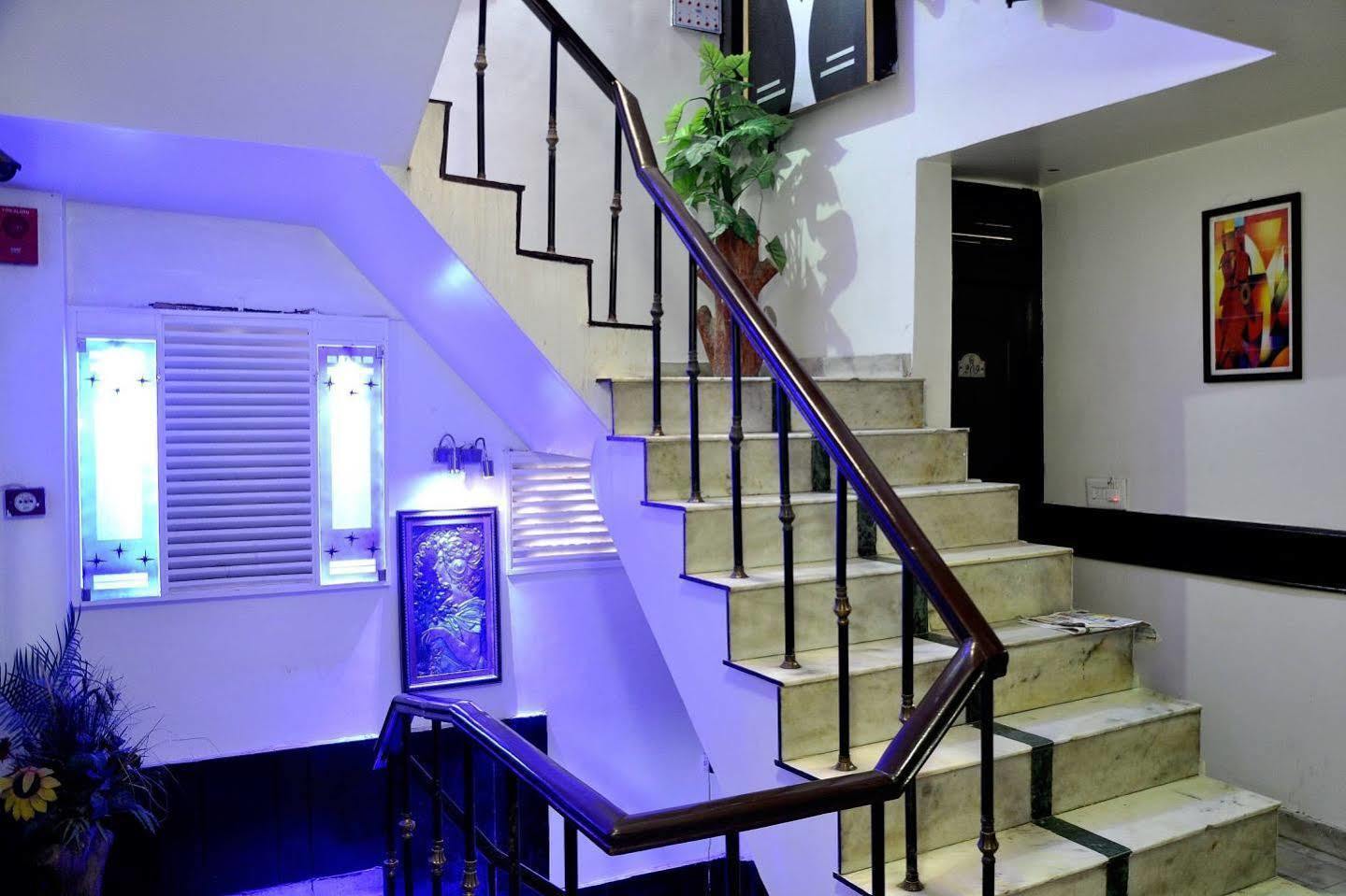 Hotel Peace Point - 1 Min Walking Distance From Station New Delhi Ngoại thất bức ảnh