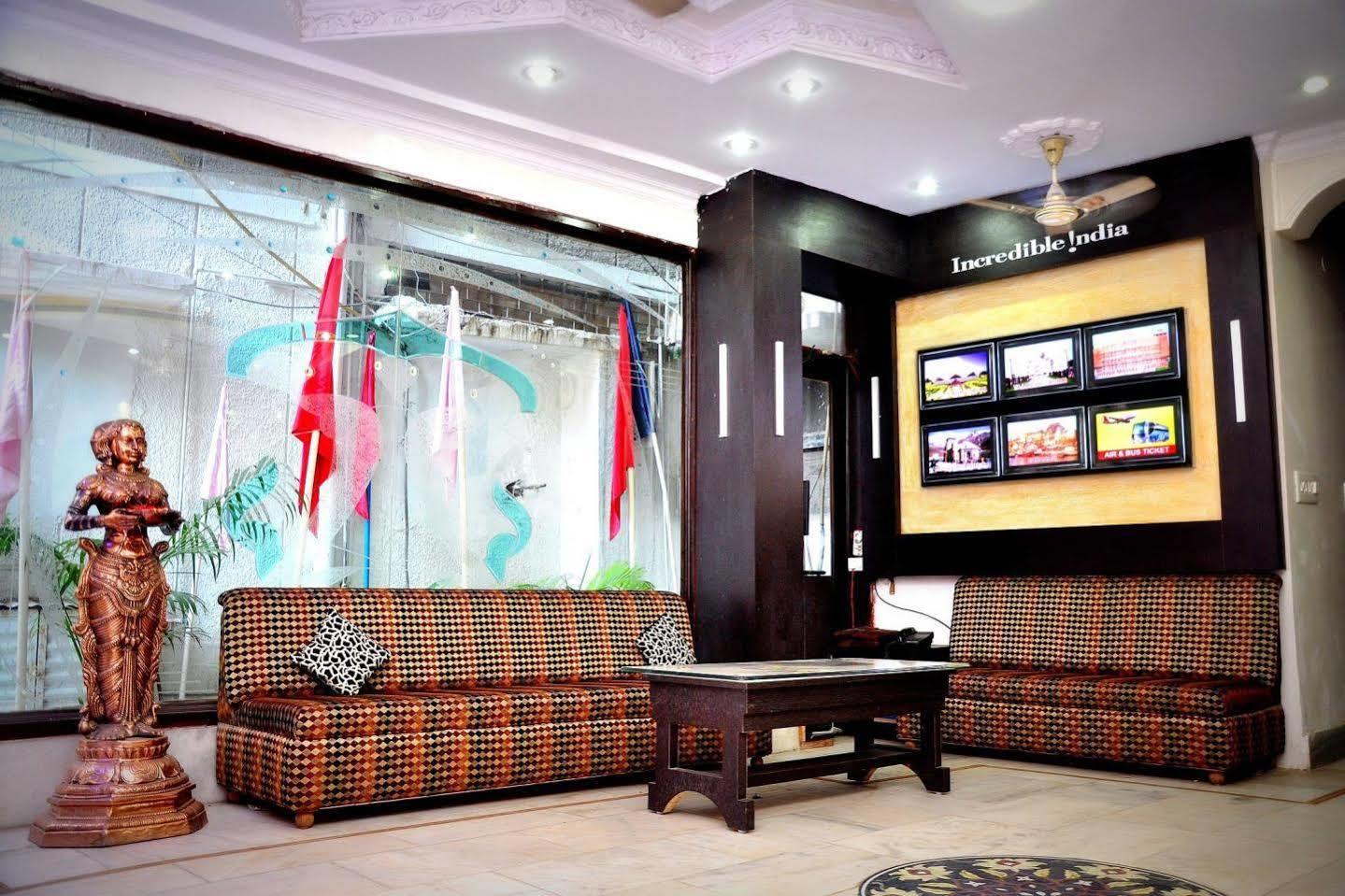 Hotel Peace Point - 1 Min Walking Distance From Station New Delhi Ngoại thất bức ảnh