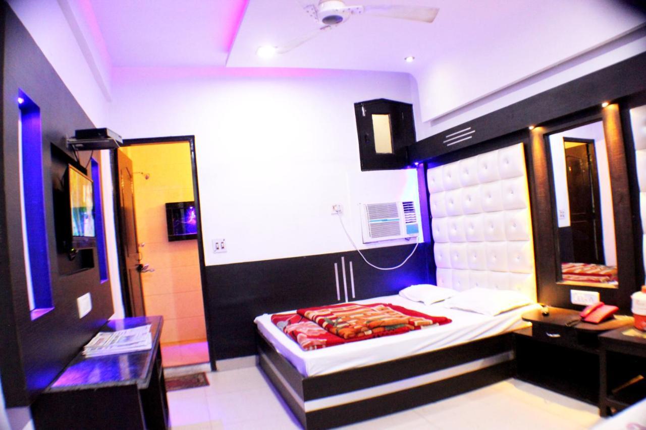Hotel Peace Point - 1 Min Walking Distance From Station New Delhi Ngoại thất bức ảnh