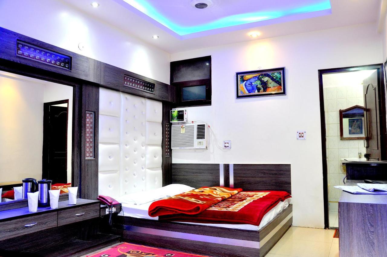 Hotel Peace Point - 1 Min Walking Distance From Station New Delhi Ngoại thất bức ảnh