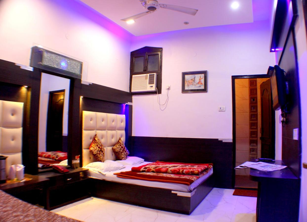 Hotel Peace Point - 1 Min Walking Distance From Station New Delhi Ngoại thất bức ảnh