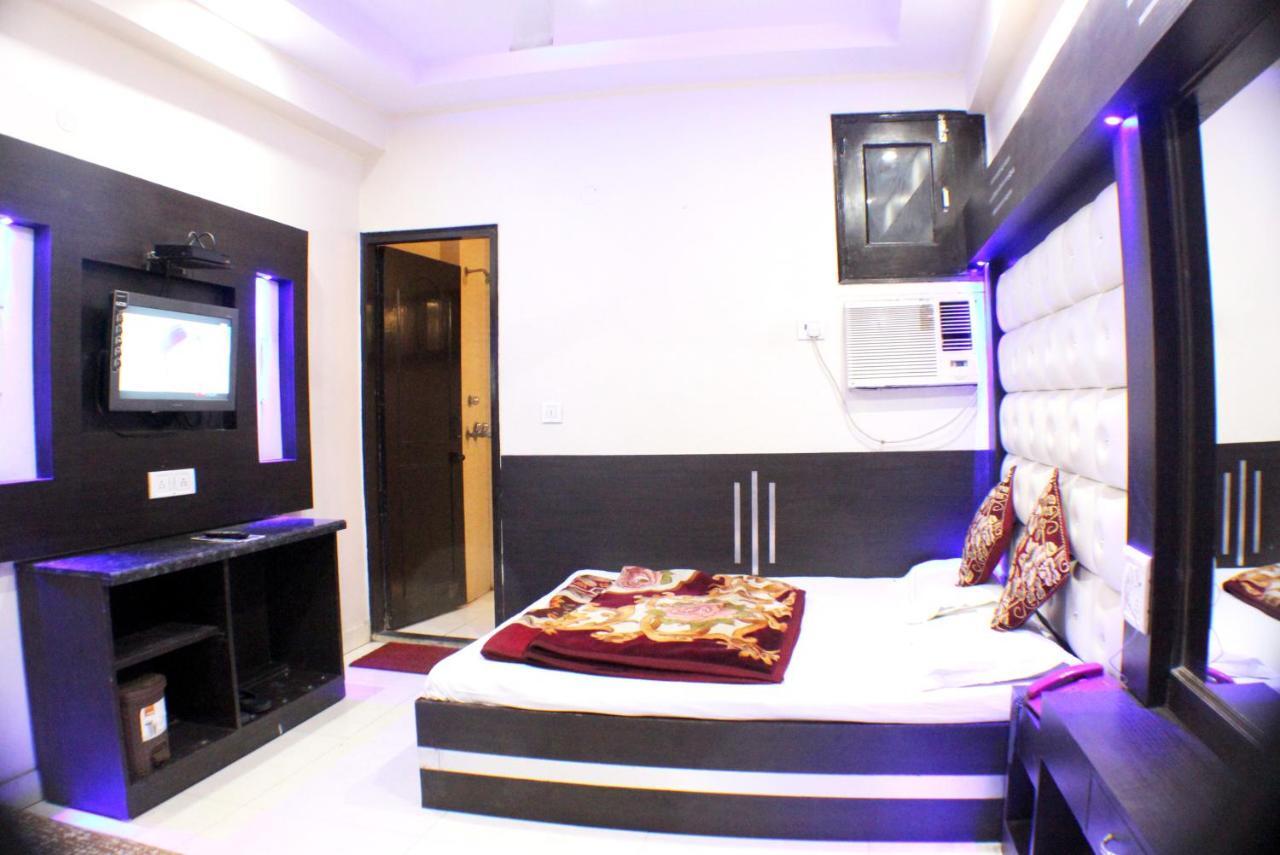 Hotel Peace Point - 1 Min Walking Distance From Station New Delhi Ngoại thất bức ảnh